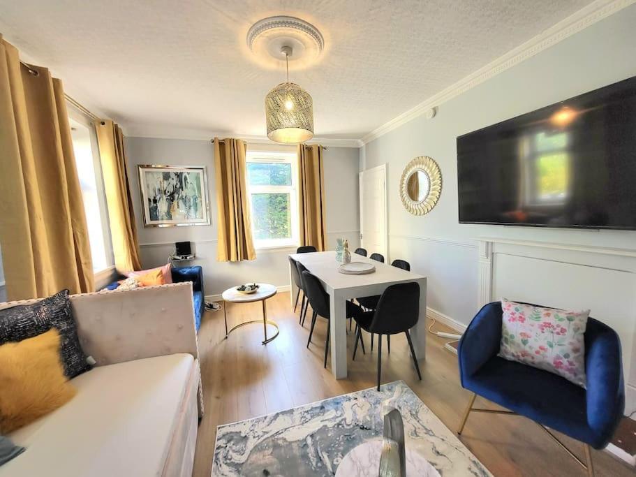4 Bedrooms Apartment By Sensational Stay Short Lets & Serviced Accommodation EDI Exterior foto